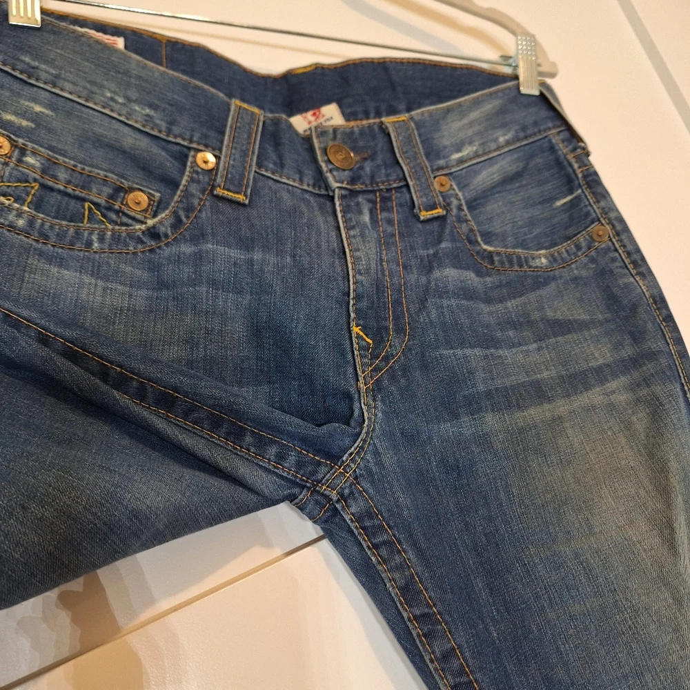 True Religion Bobby Jeans 32x31.5  Made In USA Cotton Lightly Distressed